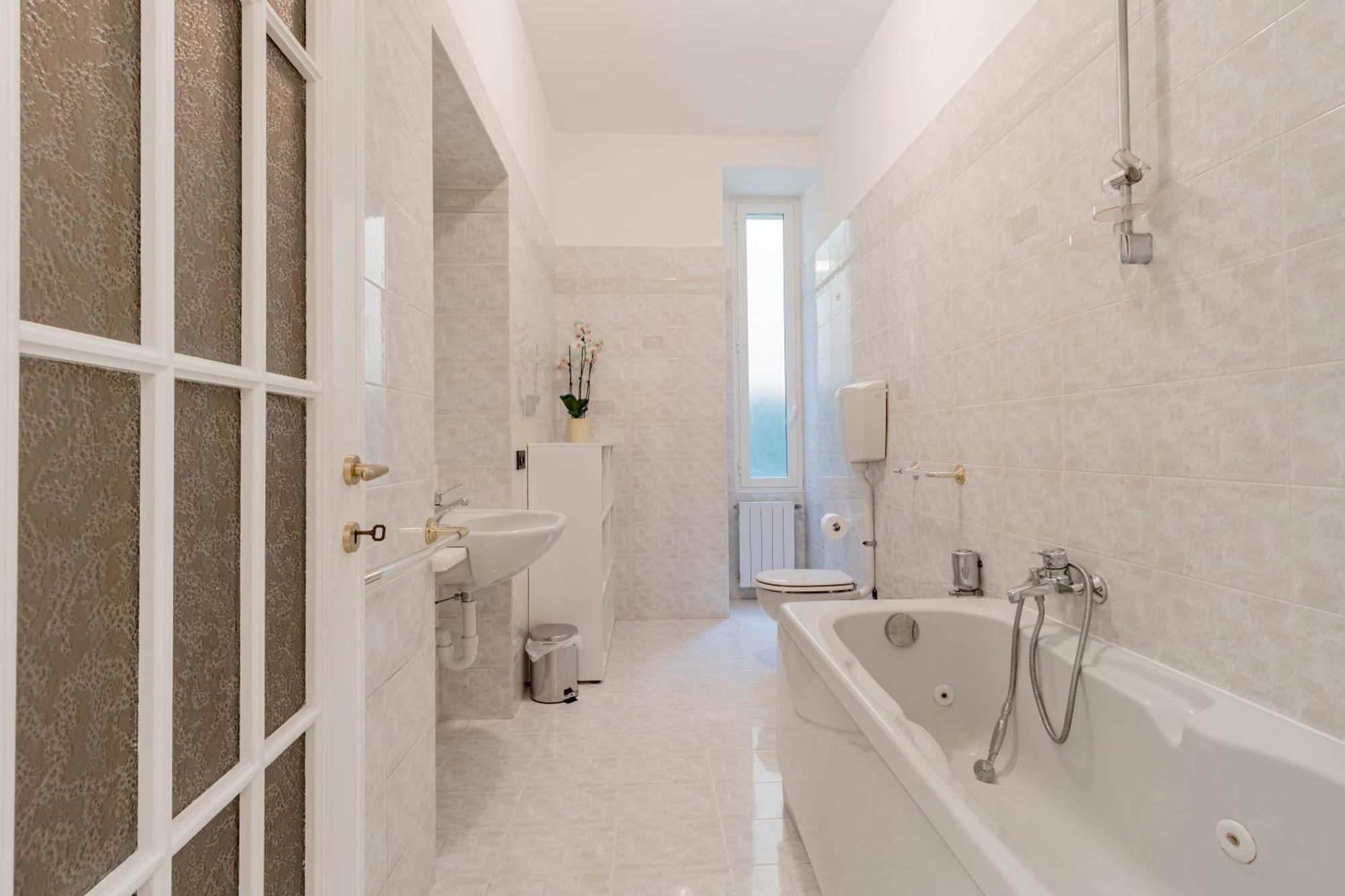 H11 Casa Benjamin Mare-sanremo *